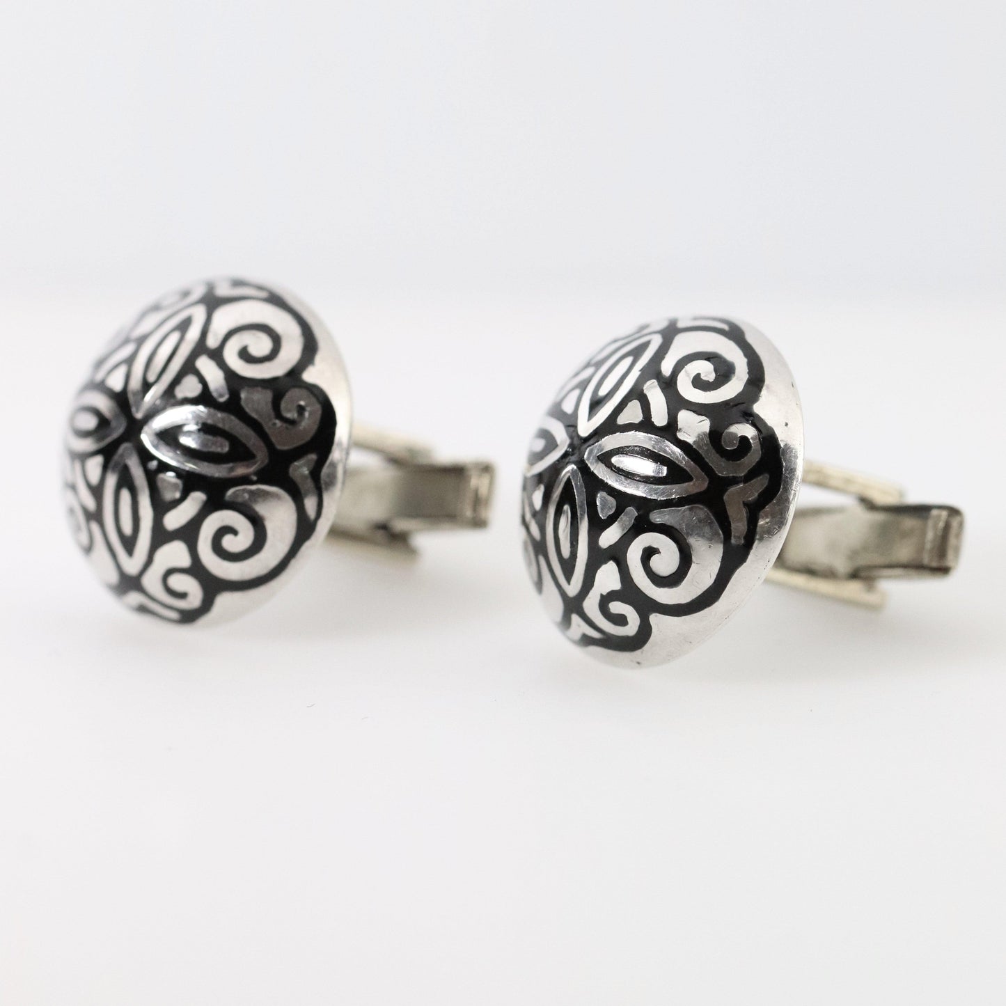 Vintage Margot de Taxco Mexican Jewelry | Round Floral Black Enamel Cufflinks - Carmel Fine Silver Jewelry