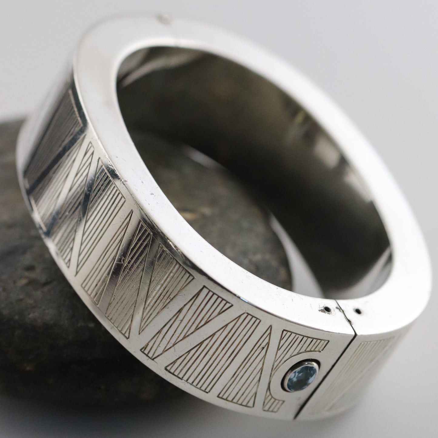 Vintage Modernist Silver Jewelry | Aquamarine Etched Modernist Hinged Bracelet - Carmel FSJ