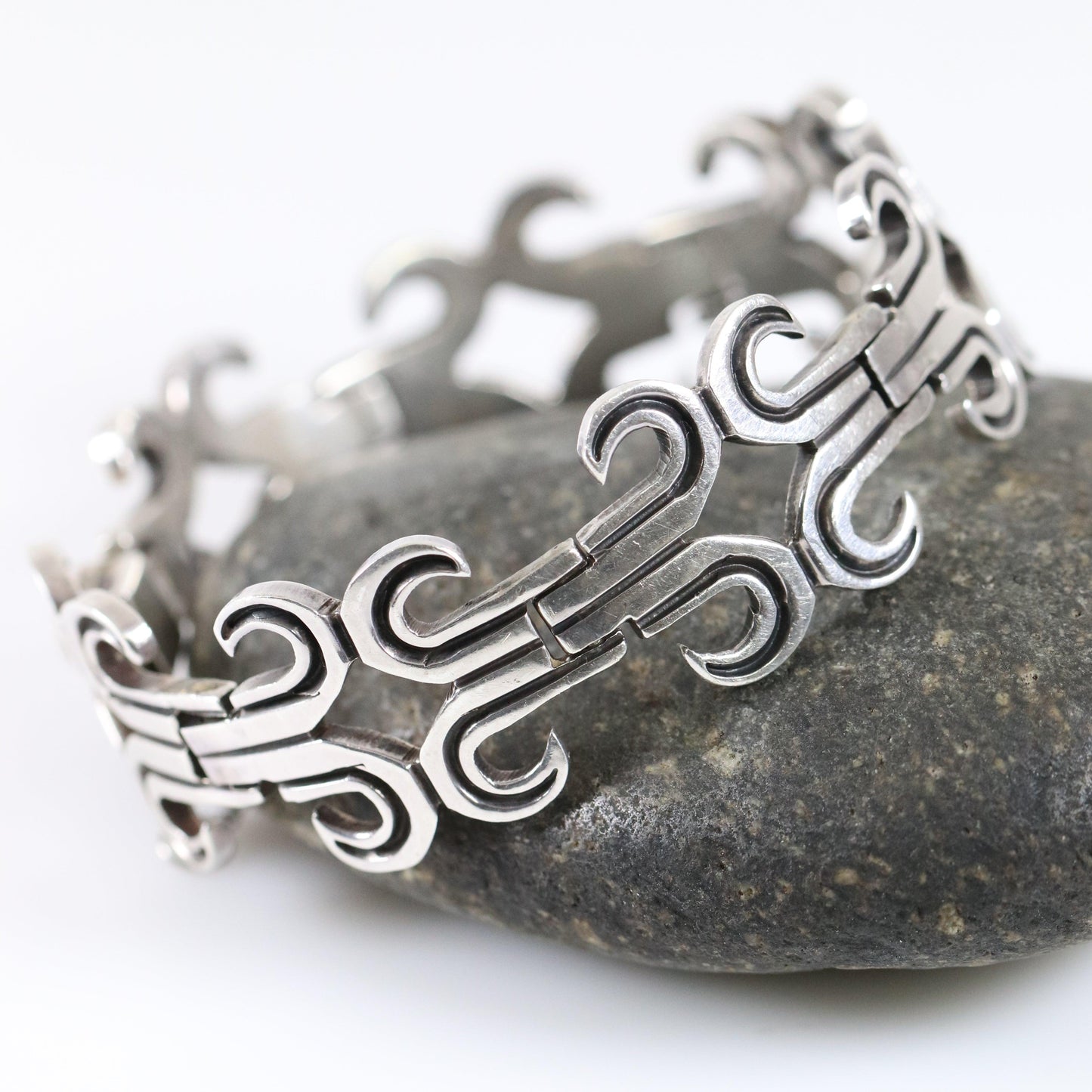 Vintage Taxco Silver Mexican Jewelry | Curved Panel Jacopo Bracelet - Carmel FSJ