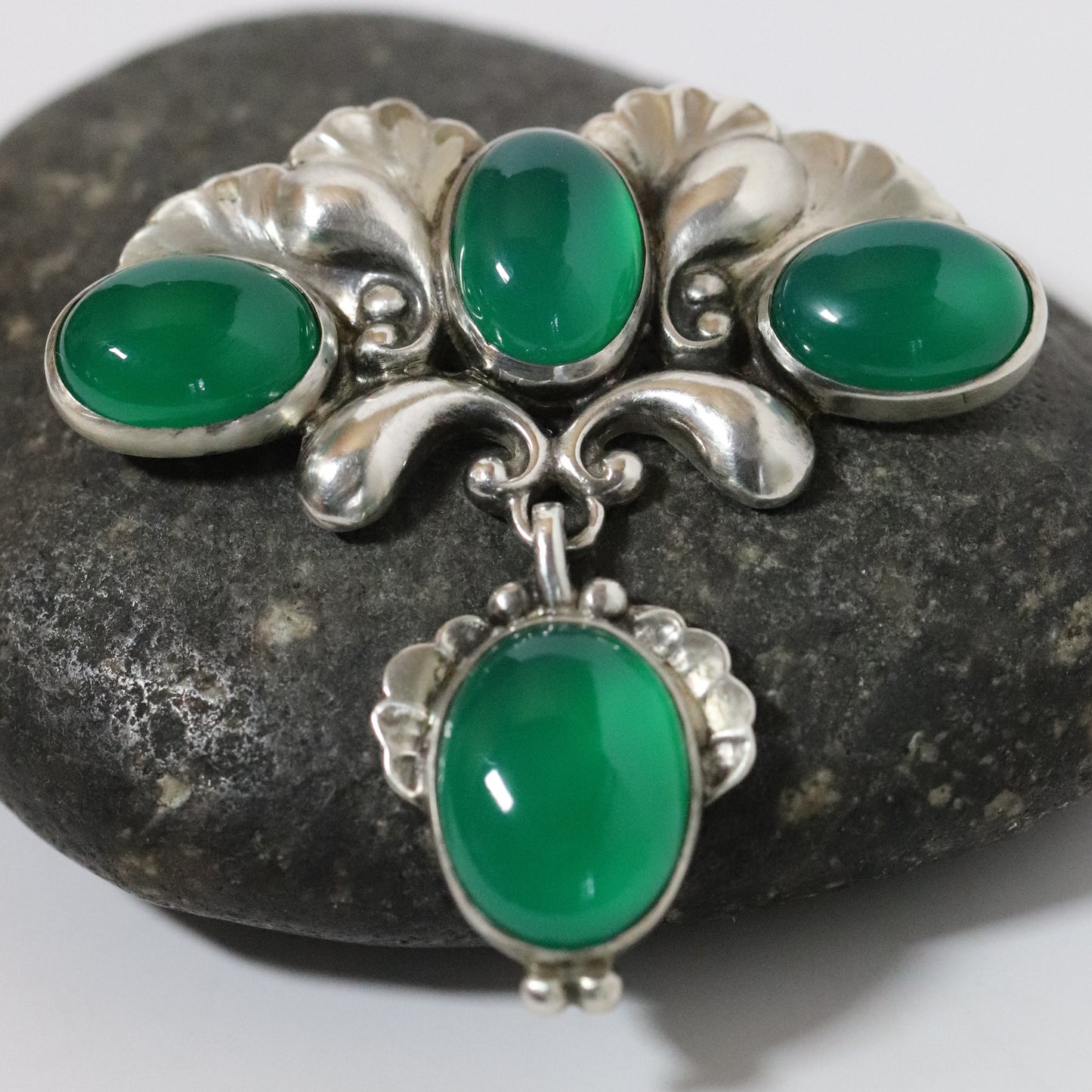 Vintage Georg Jensen Jewelry | Floral Chrysoprase Brooch 152 Denmark
