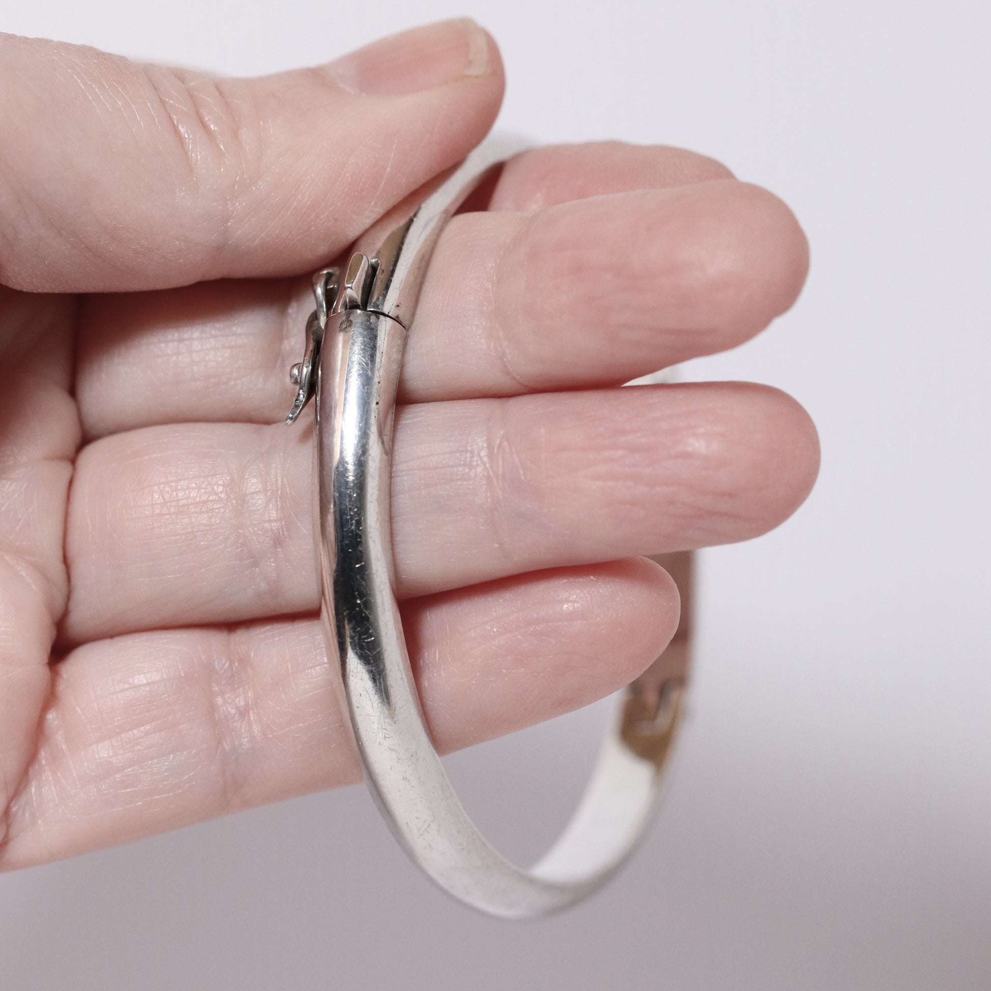 Vintage Sigi Pineda Taxco Jewelry | Solid Sterling Silver Modernist Hinged Bangle Bracelet