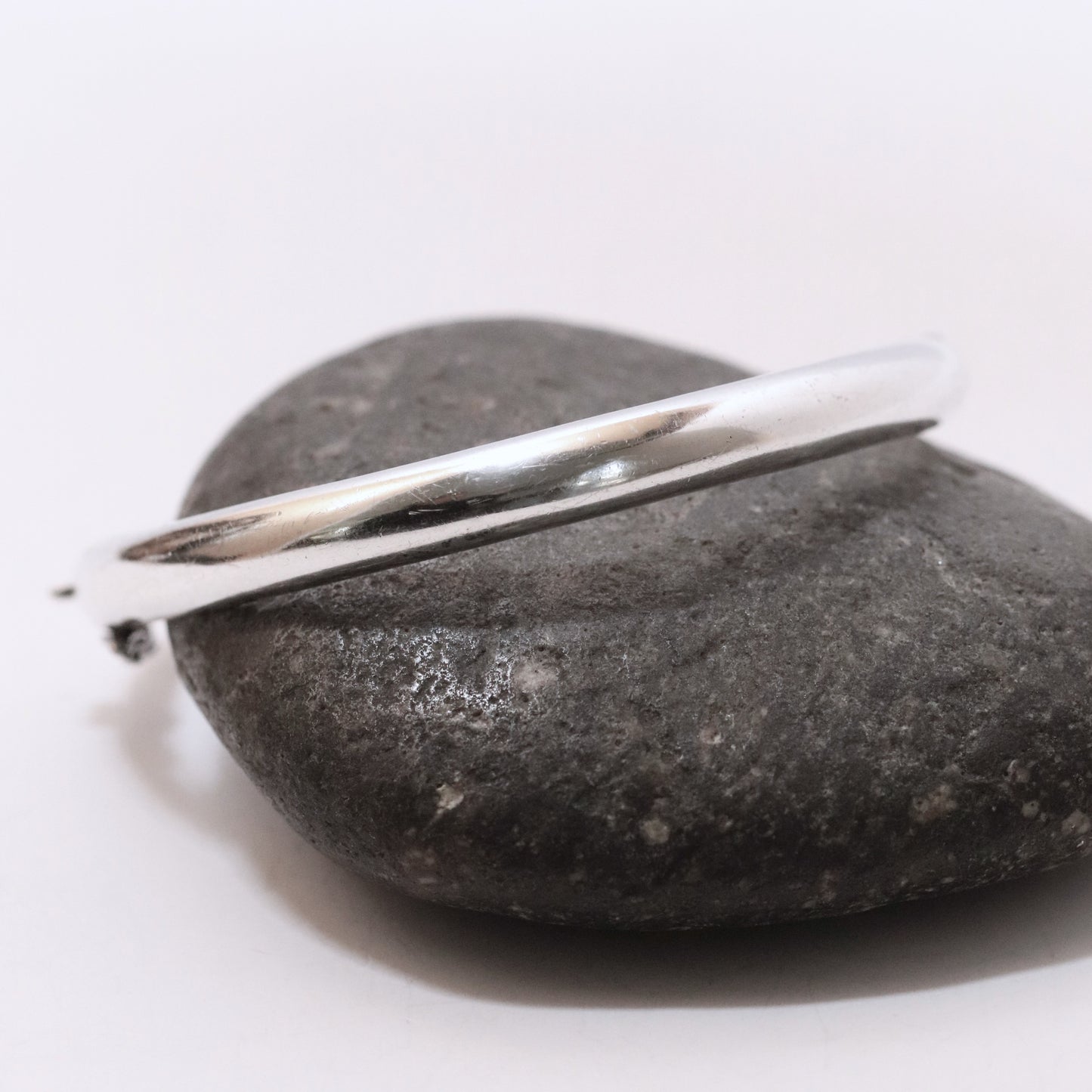 Vintage Sigi Pineda Taxco Jewelry | Solid Sterling Silver Modernist Hinged Bangle Bracelet