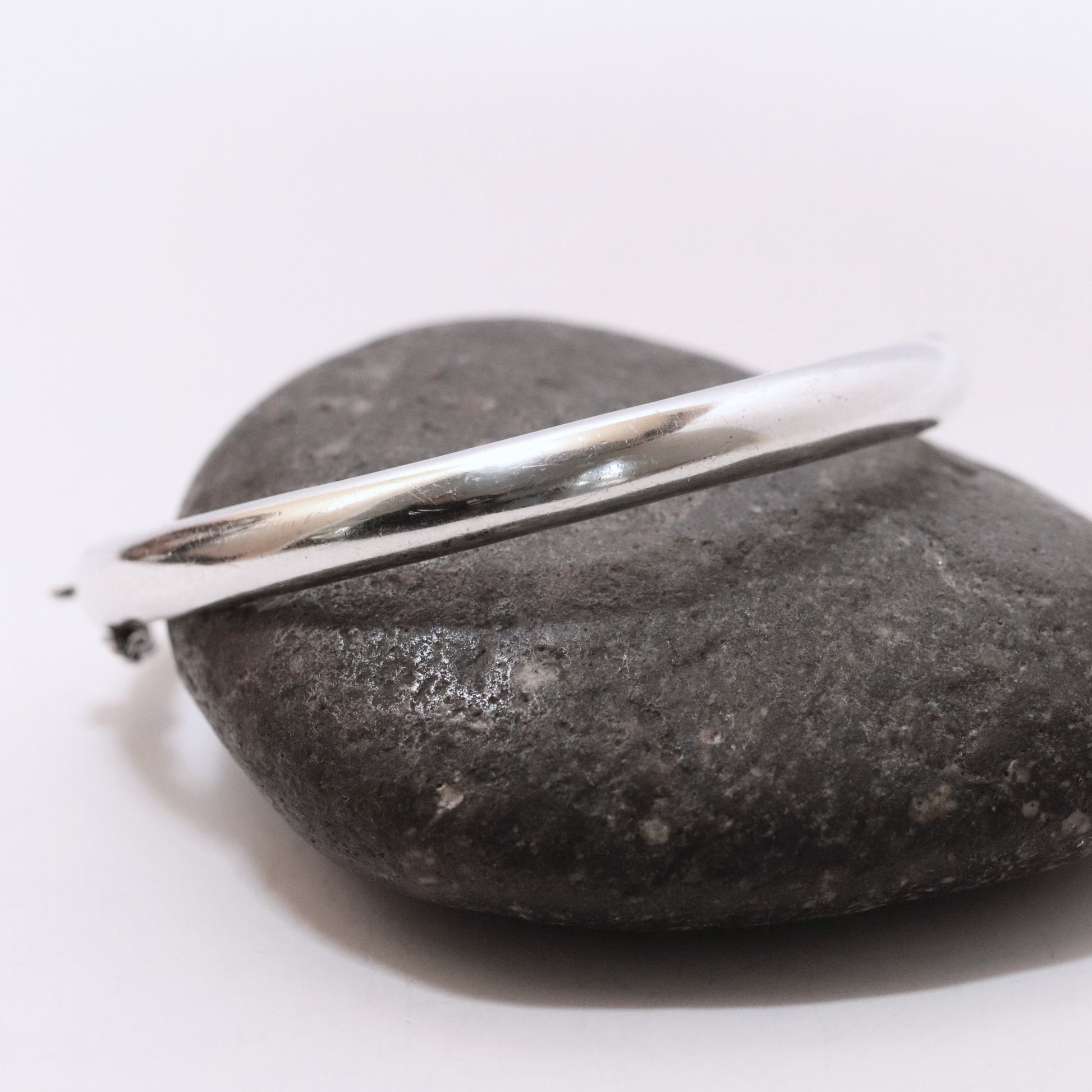 Vintage Sigi Pineda Taxco Jewelry | Solid Sterling Silver Modernist Hinged Bangle Bracelet
