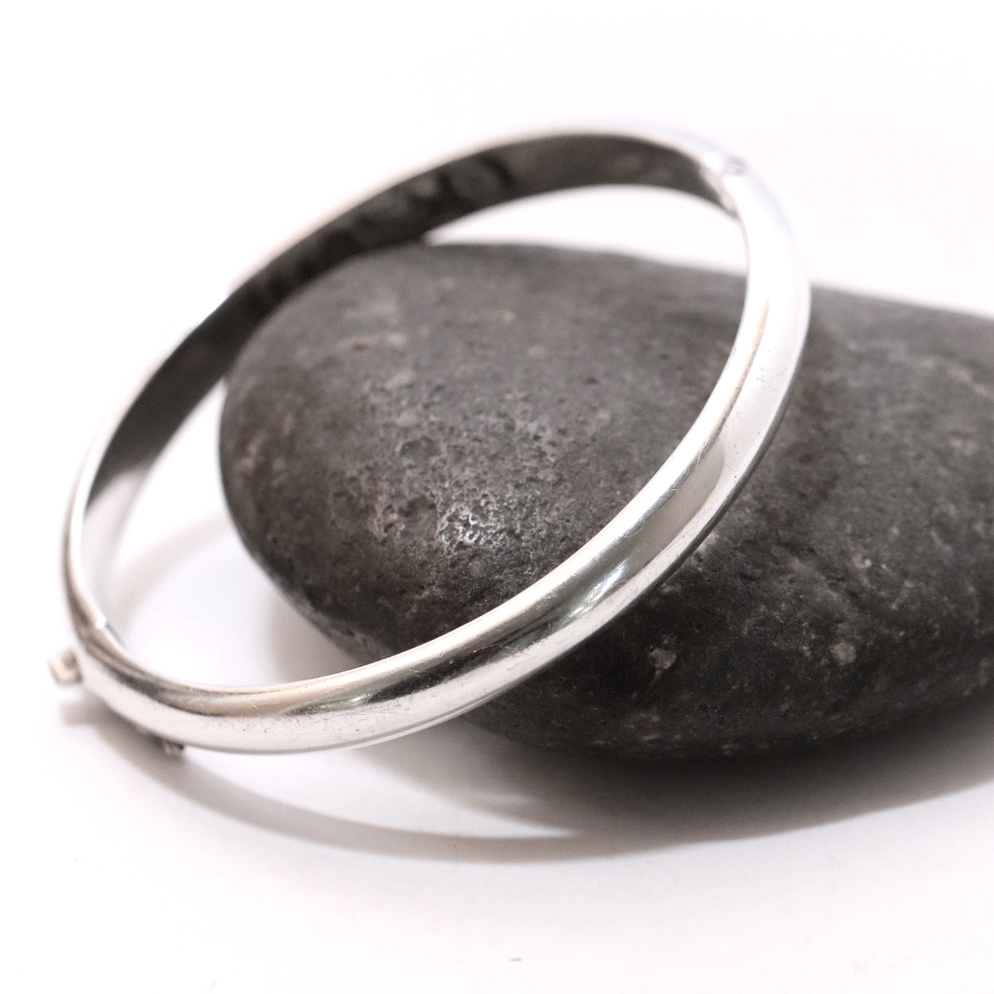 Vintage Sigi Pineda Taxco Jewelry | Solid Sterling Silver Modernist Hinged Bangle Bracelet