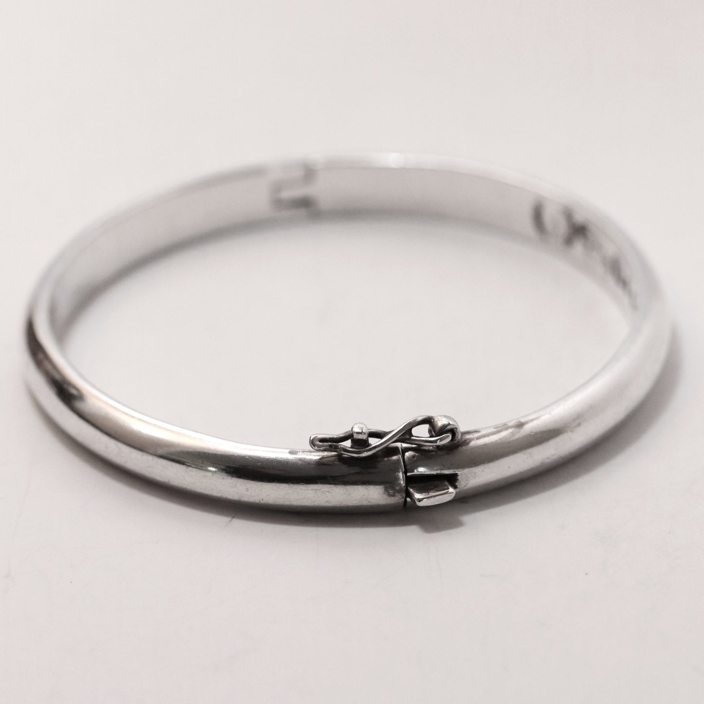Vintage Sigi Pineda Taxco Jewelry | Solid Sterling Silver Modernist Hinged Bangle Bracelet