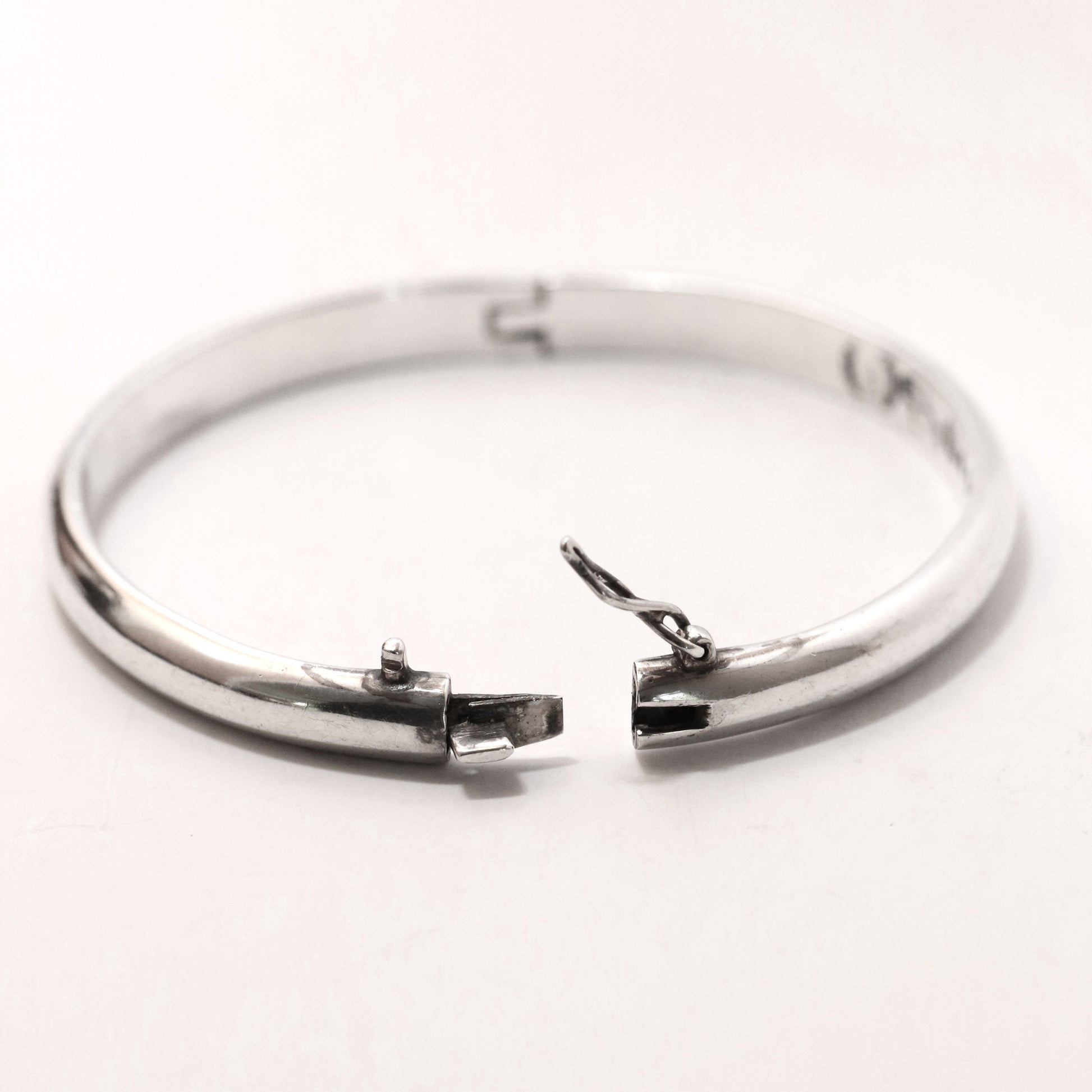 Vintage Sigi Pineda Taxco Jewelry | Solid Sterling Silver Modernist Hinged Bangle Bracelet