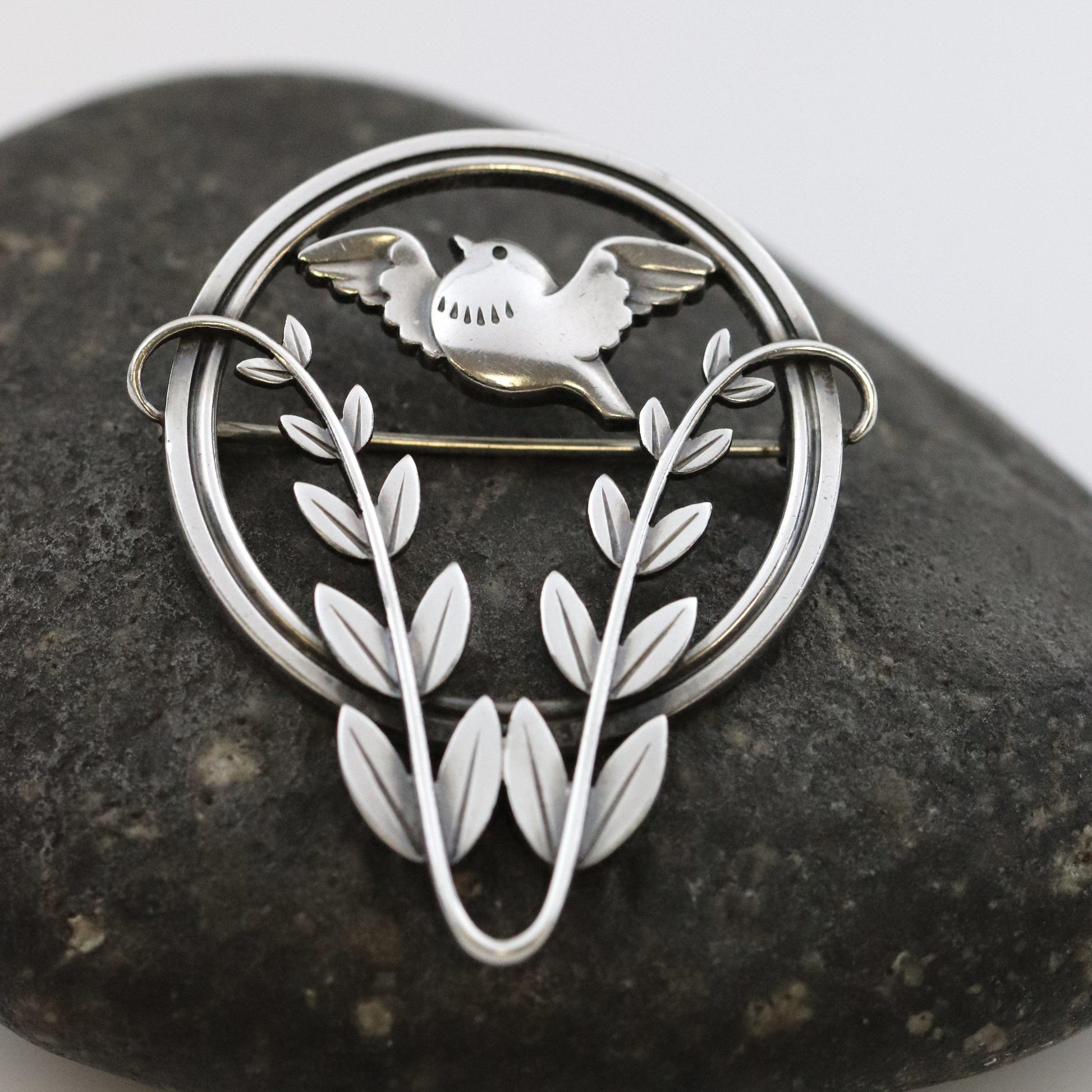 Georg Jensen Jewelry | Chubby Bird and Vine Brooch 258 - Carmel FSJ