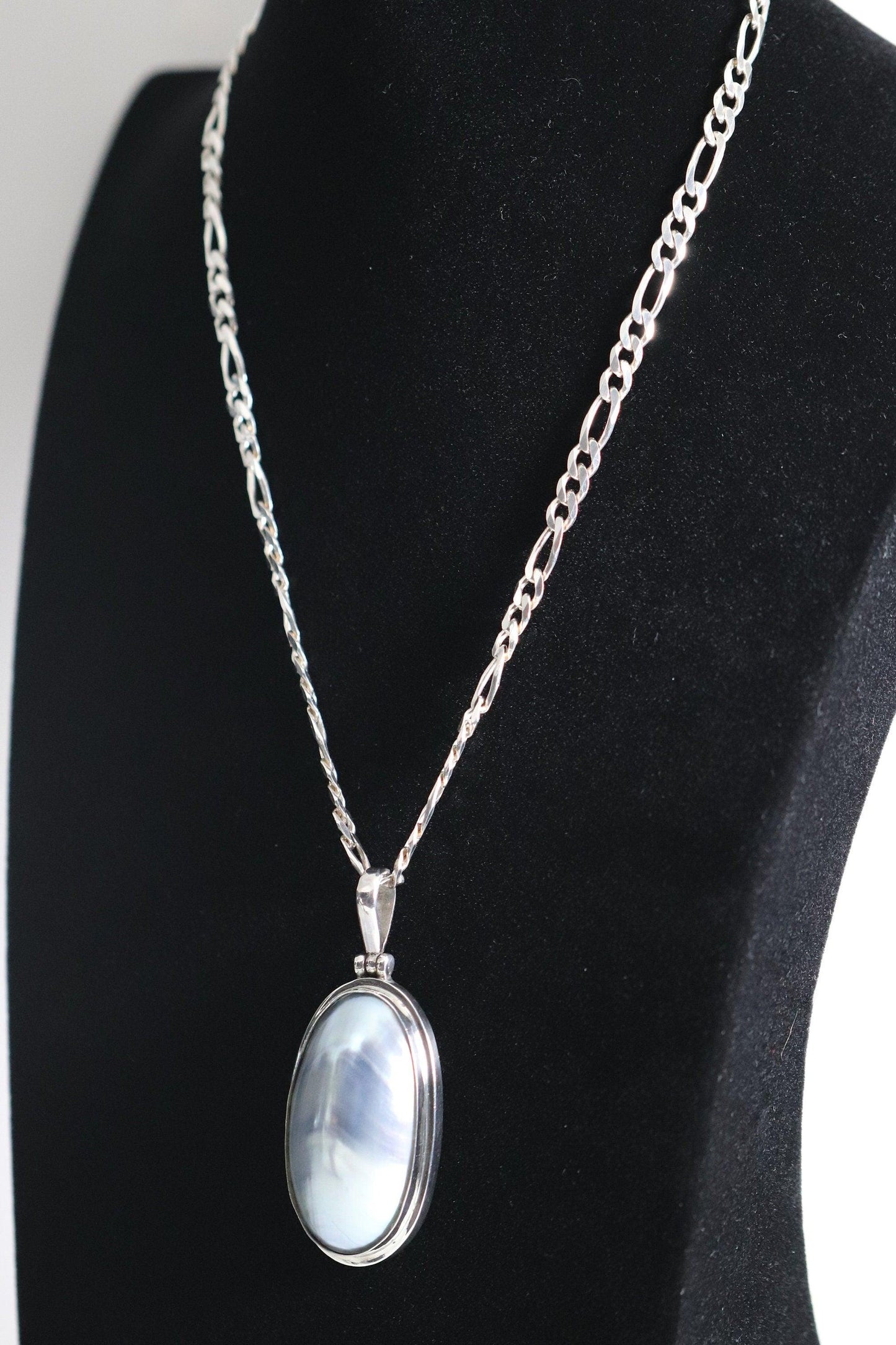 Mother of Pearl Necklace Pendant | Vintage Sterling Silver | 18" Heavy Figaro Chain - Carmel FSJ