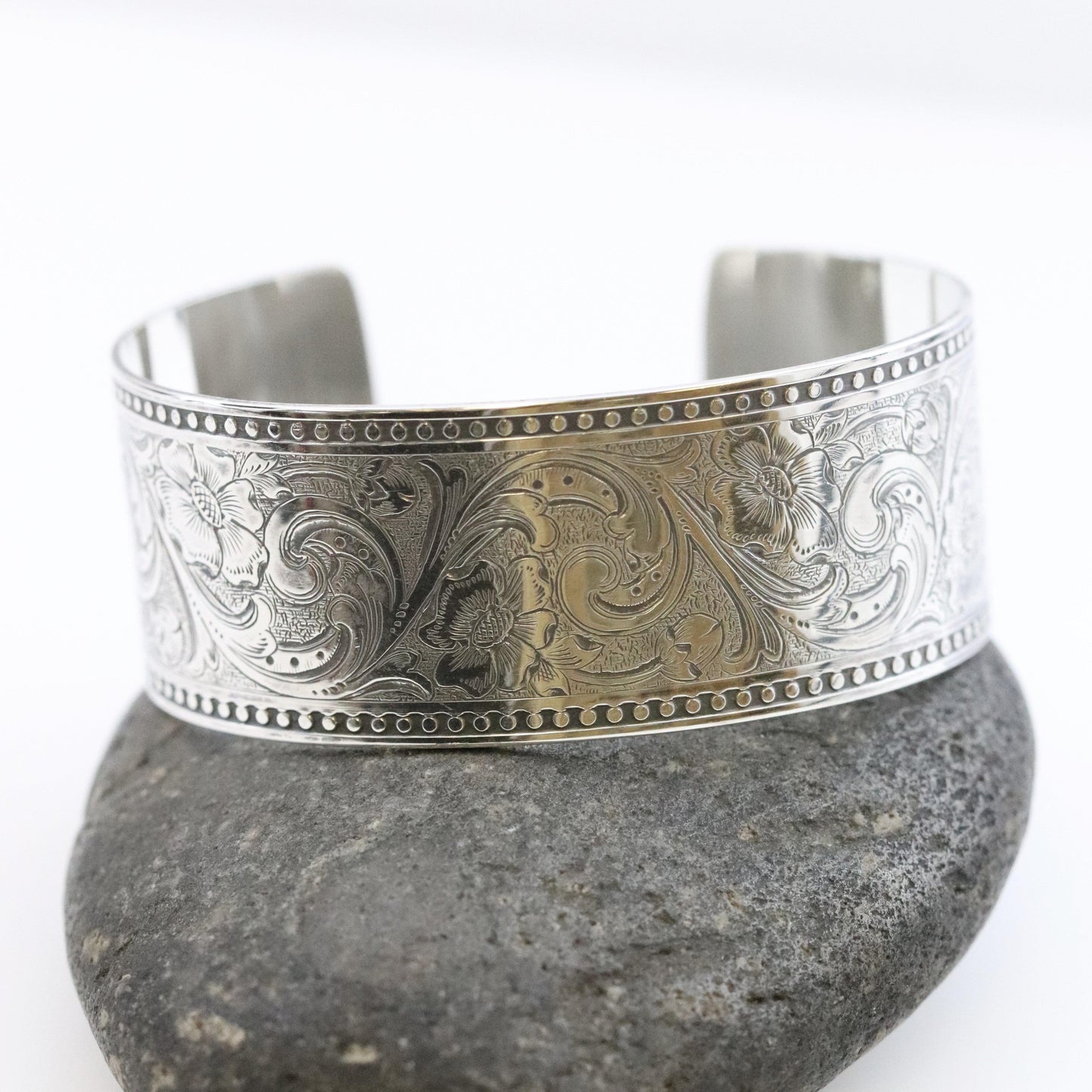 SOLD OUT: ESTATE ED LEVIN ETCHED WIDE CUFF BRACELET - Carmel FSJ