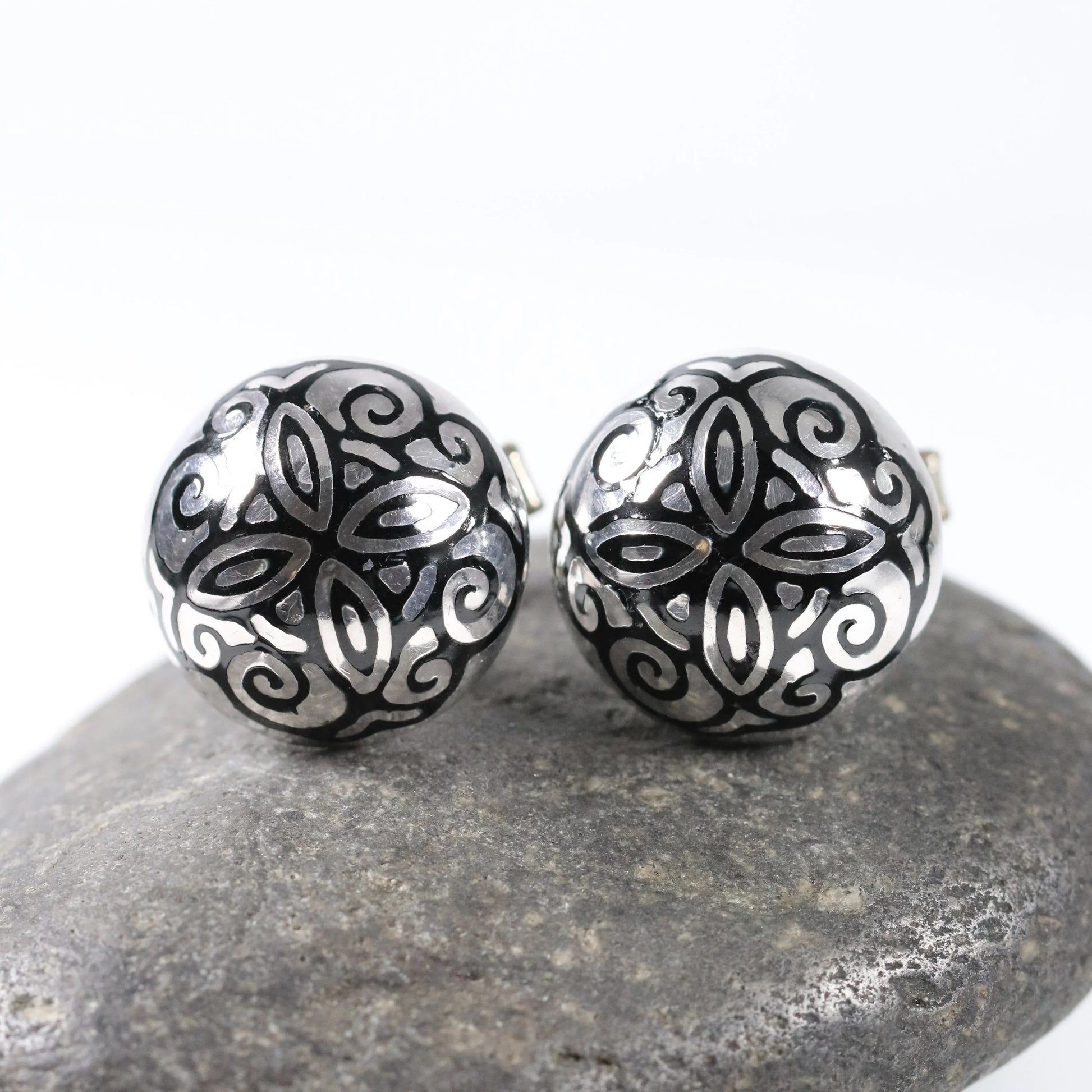 SOLD OUT: Vintage Margot de Taxco Jewelry | Round Floral Enamel Cufflinks - Carmel Fine Silver Jewelry