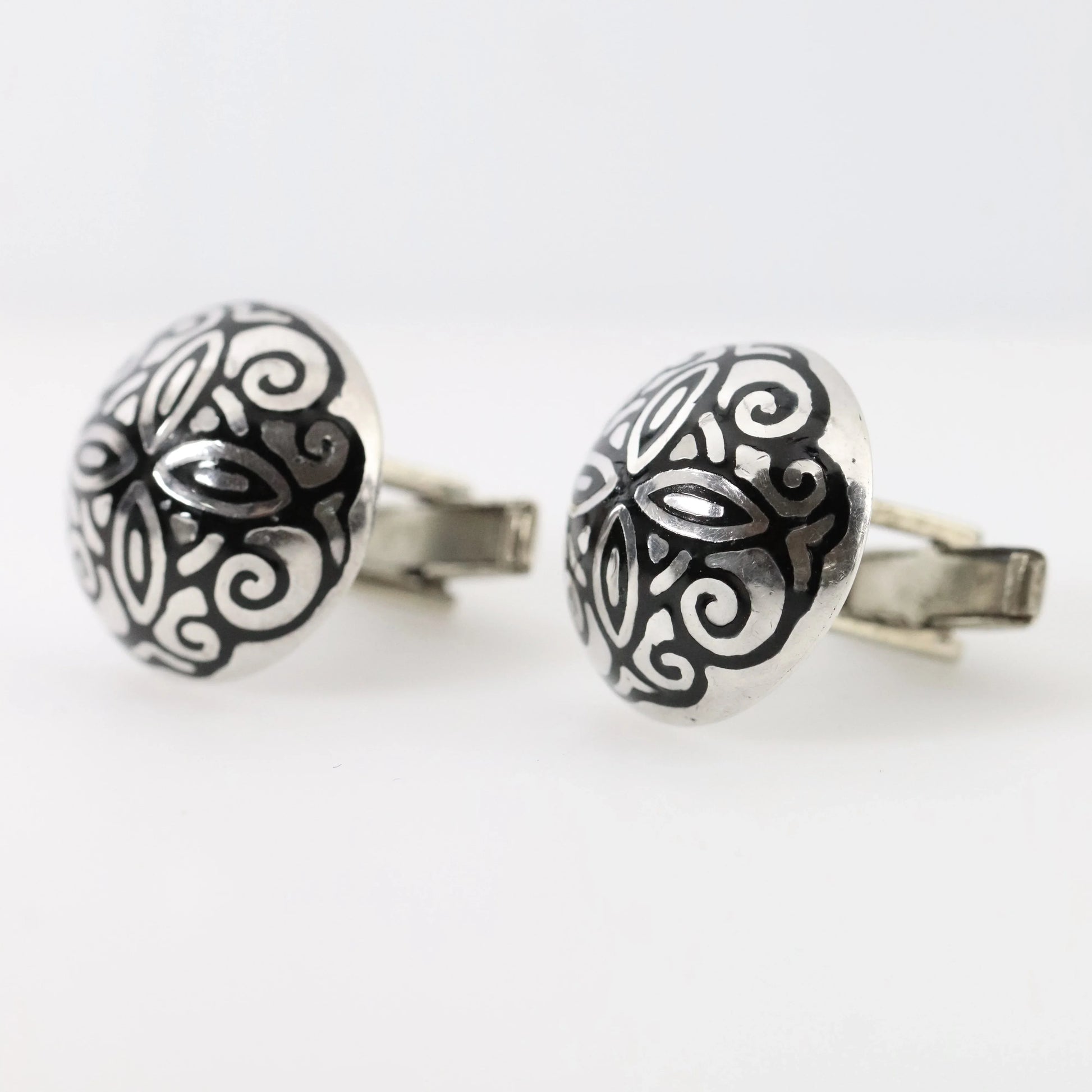 SOLD OUT: Vintage Margot de Taxco Jewelry | Round Floral Enamel Cufflinks - Carmel Fine Silver Jewelry