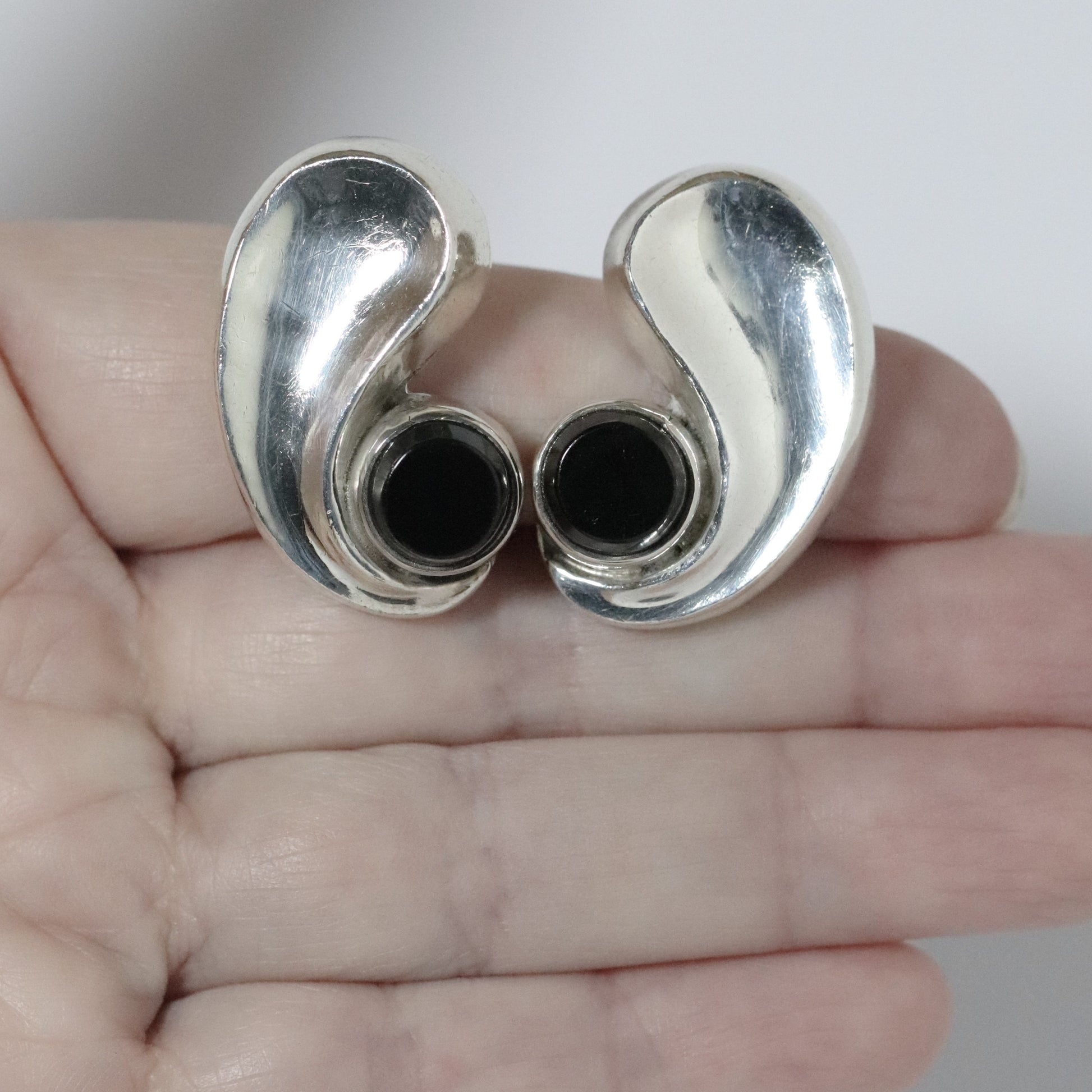 Vintage Antonio Pineda Jewelry | Chunky Modernist Onyx Clip Earrings Mexico - Carmel Fine Silver Jewelry