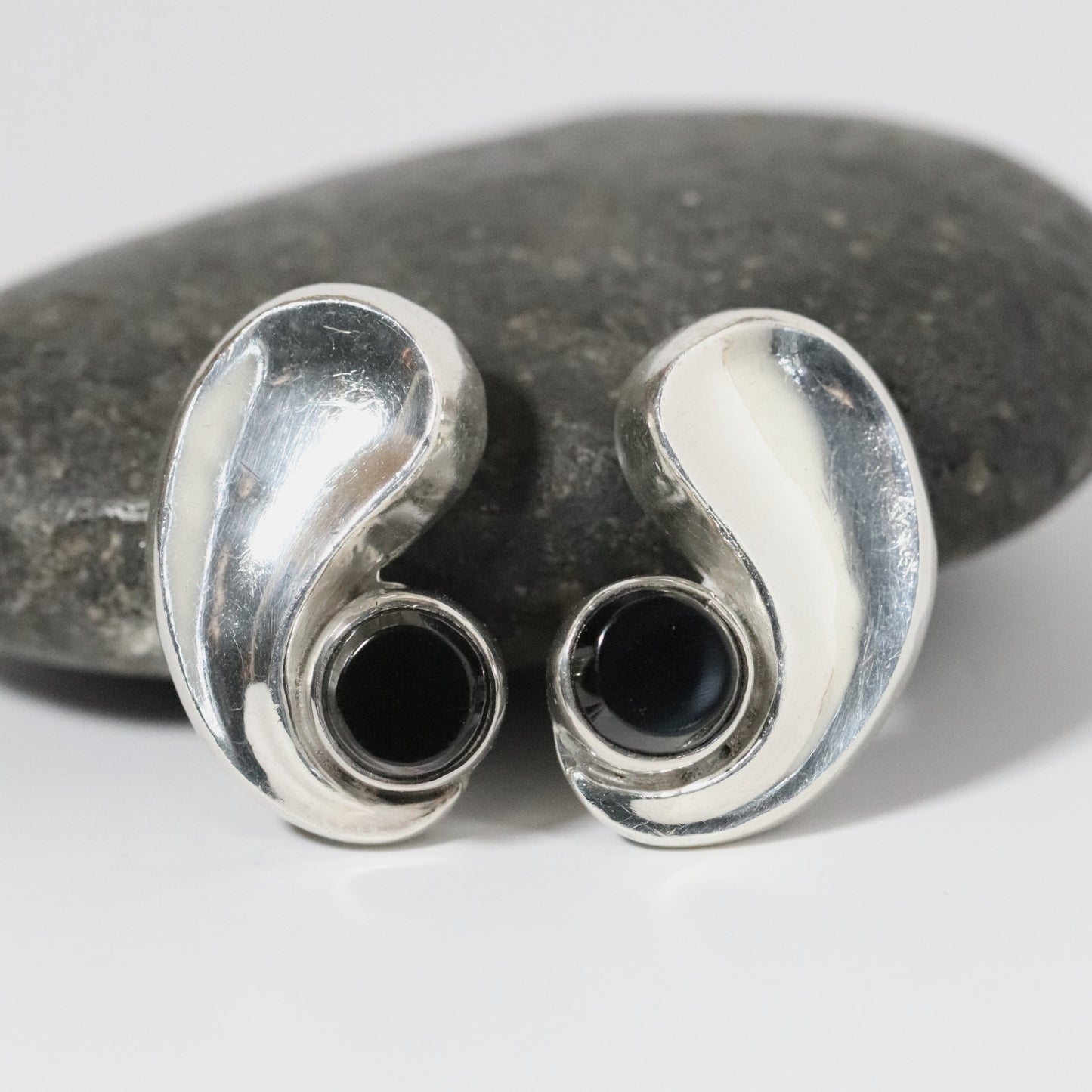 Vintage Antonio Pineda Jewelry | Chunky Modernist Onyx Clip Earrings Mexico - Carmel Fine Silver Jewelry