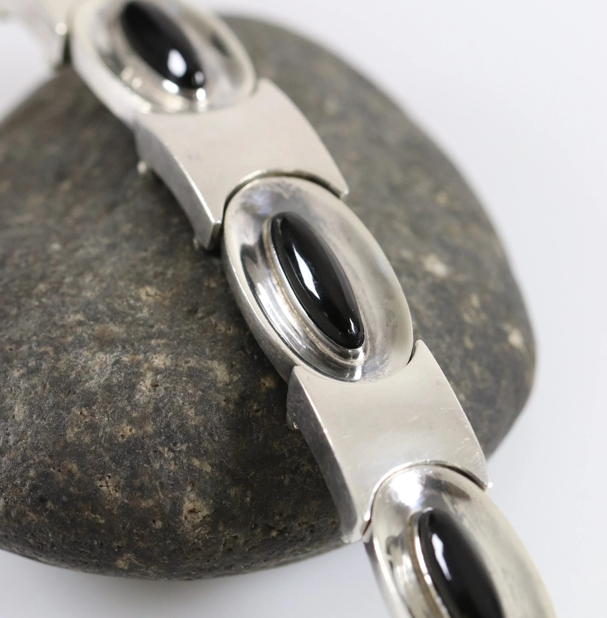 Vintage Antonio Pineda Taxco Silver Mexican Jewelry | Modernist Oval Onyx Panel Bracelet - Carmel Fine Silver Jewelry