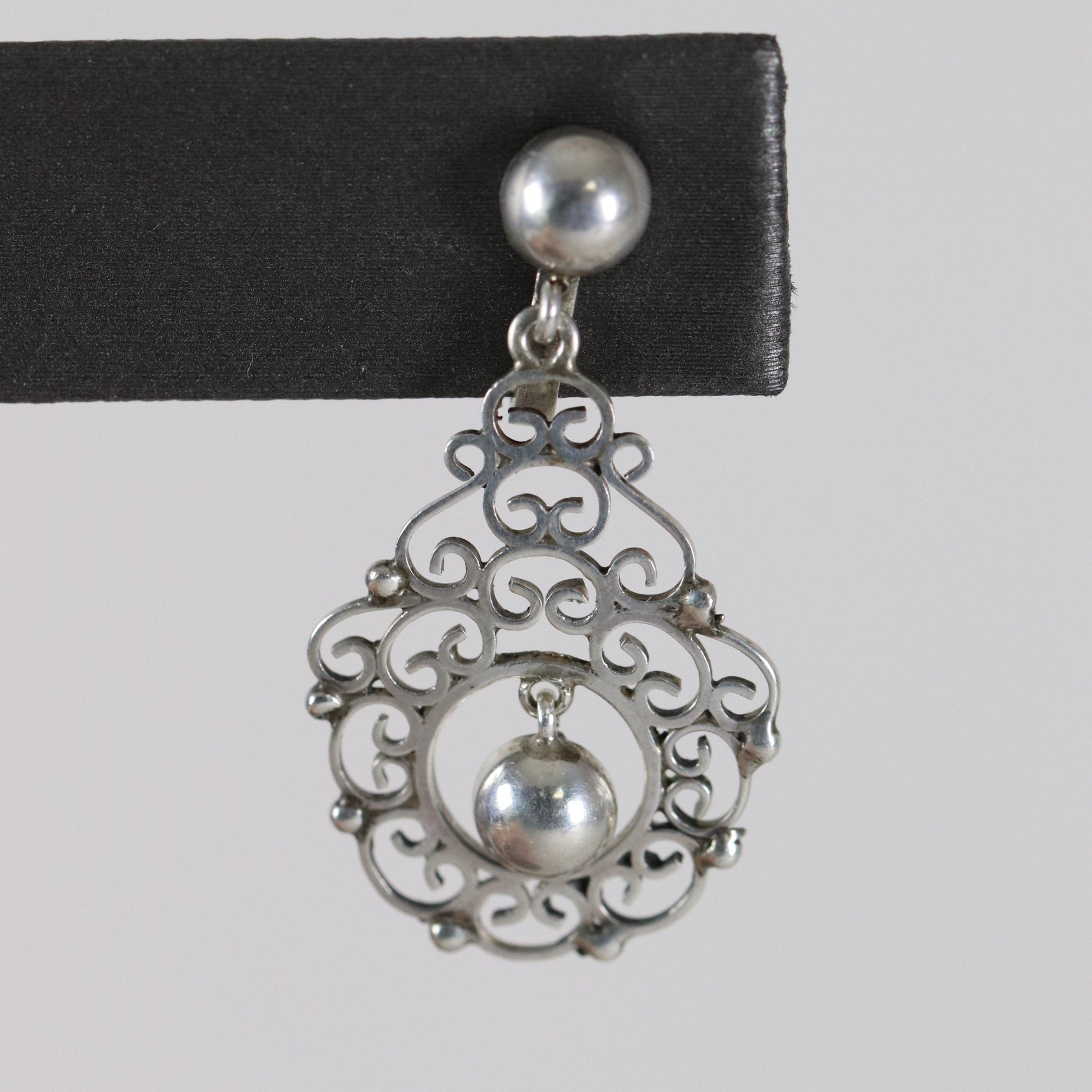 Vintage Modernist Silver Jewelry | Silver Ball and Lace Screwback Earrings - Carmel FSJ