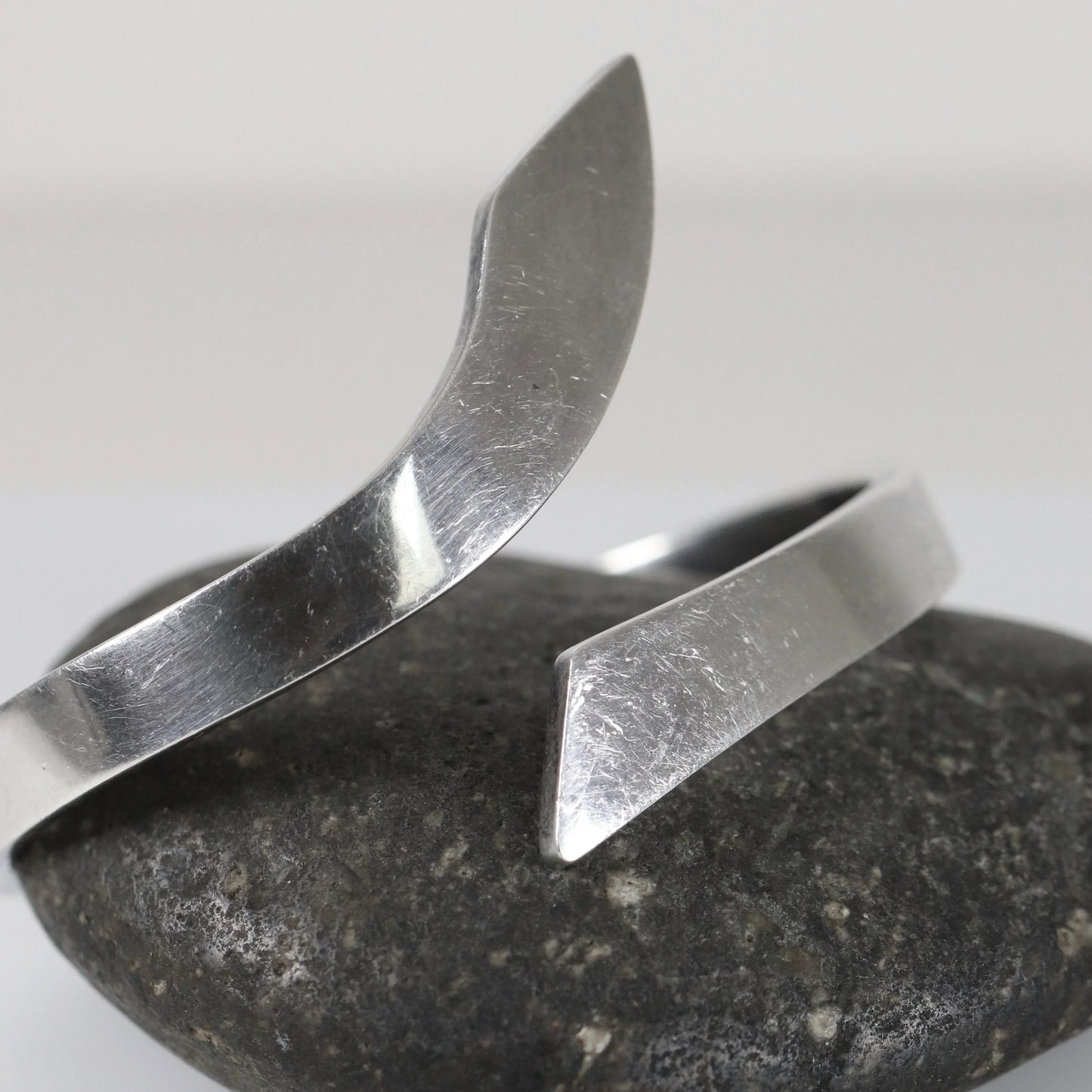 Vintage Sigi Pineda Jewelry | Solid Silver Modernist Clamper Bangle Bracelet 238 Mexico - Carmel Fine Silver Jewelry