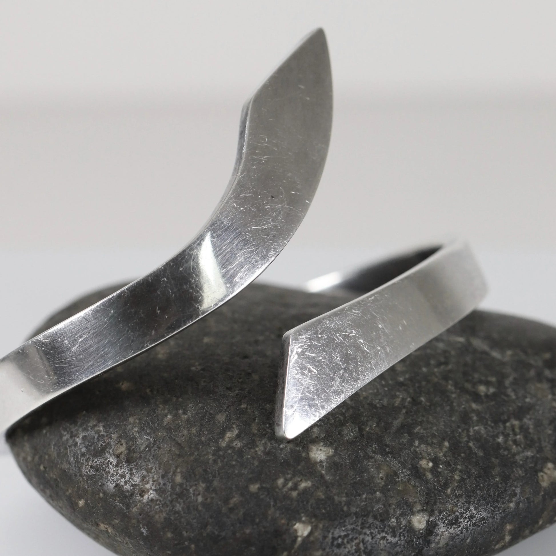 Vintage Sigi Pineda Jewelry | Solid Silver Modernist Clamper Bangle Bracelet 238 Mexico - Carmel Fine Silver Jewelry