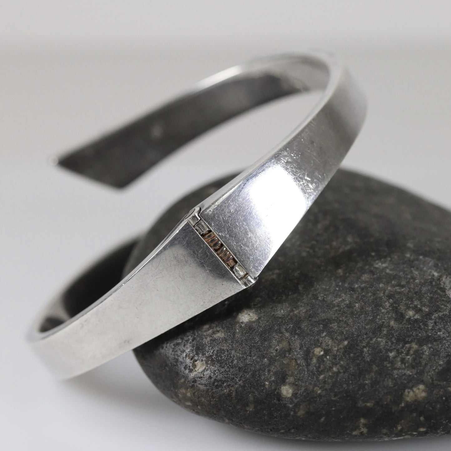 Vintage Sigi Pineda Jewelry | Solid Silver Modernist Clamper Bangle Bracelet 238 Mexico - Carmel Fine Silver Jewelry